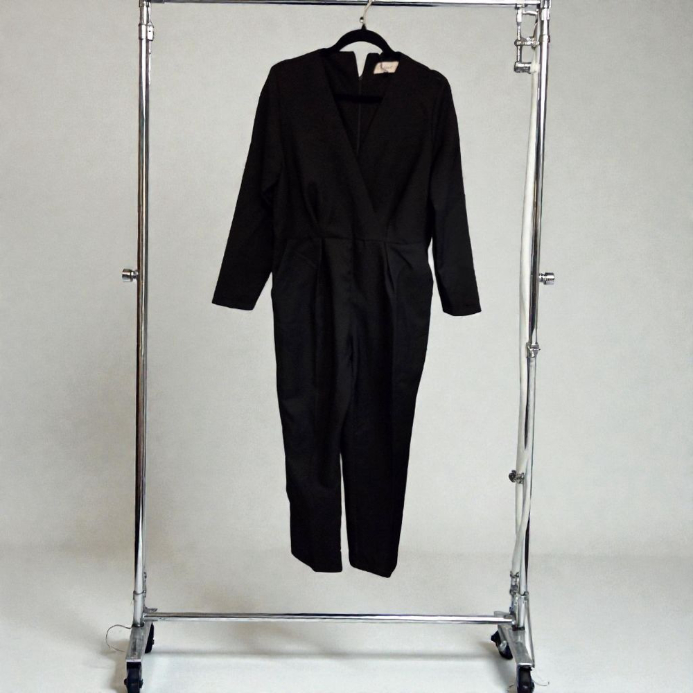 Closet London Black Long Sleeve V-Neck Jumpsuit Size 12 - Picture 2 of 6